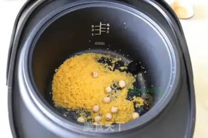 Make Lotus rice porridge step 3
