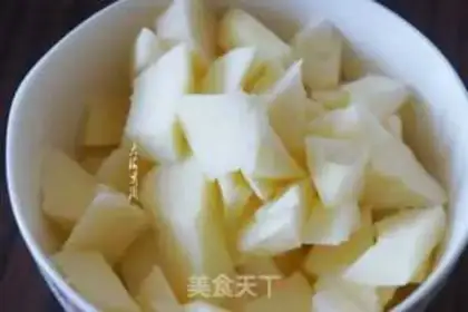 Make Milk, banana fruit hot step 1