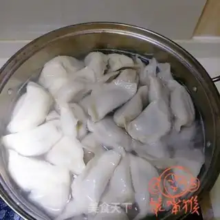 Make Pork cabbage dumplings step 17