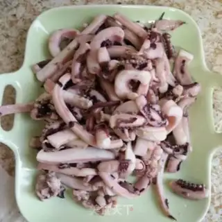 Make Dry squid step 1