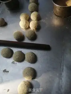 Make Sesame sauce pretzels step 0