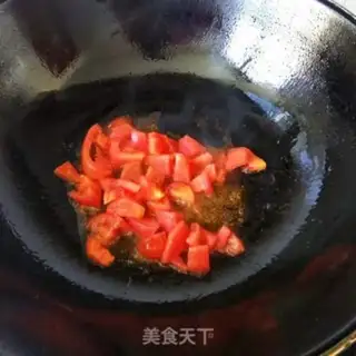 Make Tomato pan noodles step 1