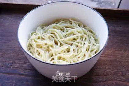 Make Hot dry noodles step 4