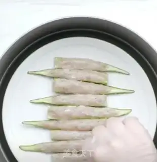 Make Shrimp rolls and makes the acorns step 4