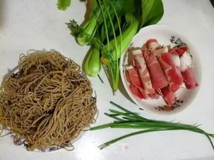 Make The lamb noodles step 0