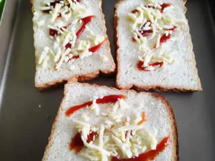 Make Bread pizza step 4