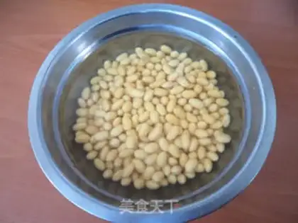 Make Pig hoof and soybeans step 0