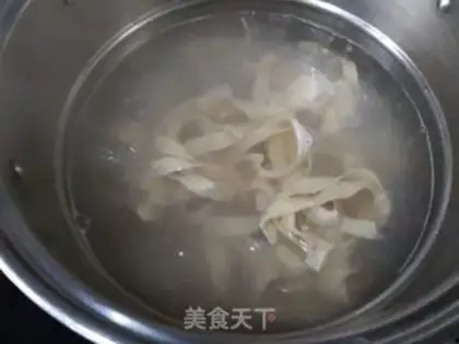 Make Tomato egg noodles step 7