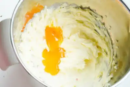 Make Salted egg yellow cheese cookies step 3