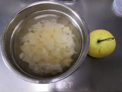 Make Silver pear soup step 0
