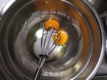 Make Strawberry yogurt cake step 1