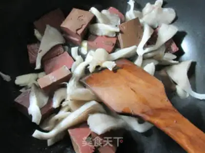 Make Dinosaurs, duck blood step 3