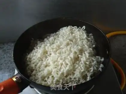 Make Breakfast noodles step 5