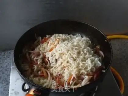 Make Breakfast noodles step 6
