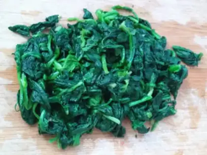 Make Spinach egg soup step 1