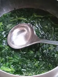 Make Spinach egg soup step 3