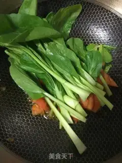 Make Tomato egg fried noodles step 5