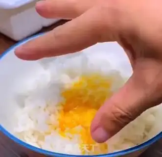 Make Gold egg fried rice step 0