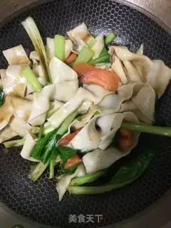 Make Tomato egg fried noodles step 7