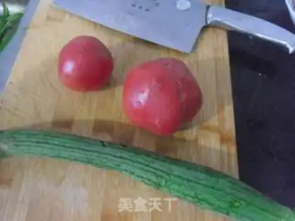 Make Tomato melon soup step 0