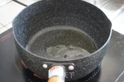 Make Shrimp fried eggs step 2