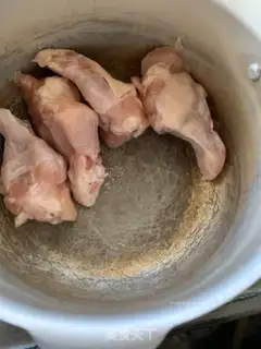 Make Japanese pictures burn chicken legs step 1