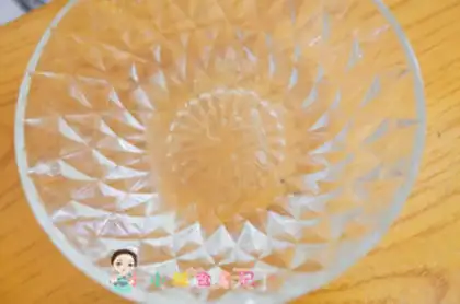 Make Fire Dragon Jell-O Milk step 1