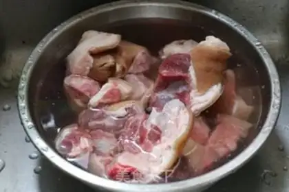 Make Sea hog hoof soup step 3