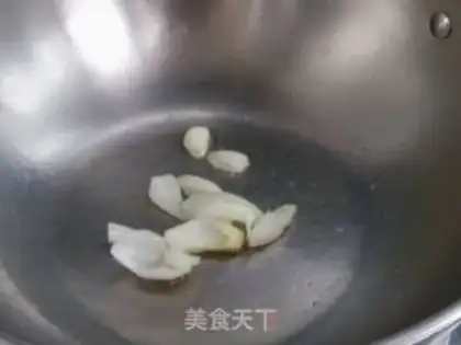 Make Tomato potatoes and noodles step 3