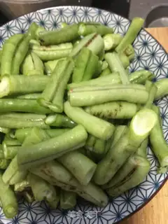 Make Salted duck and beans step 1