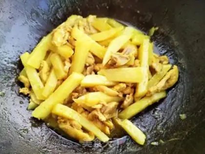 Make Potato curry chicken step 7