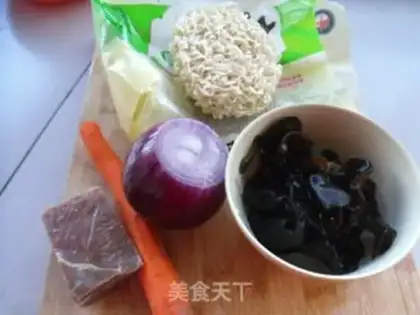 Make Salted ham noodles step 0