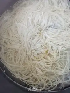 Make Spaghetti mushroom sauce step 2