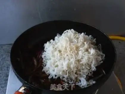 Make Salted ham noodles step 10