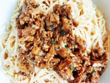 Make Spaghetti mushroom sauce step 6