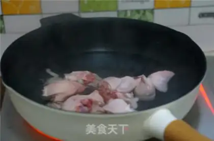 Make Two bean peanut stew pig hoof step 1