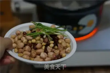 Make Two bean peanut stew pig hoof step 5