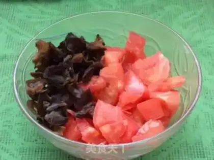 Make Tomato noodles step 1