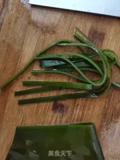 Make Green bean sprouts with sea ribbons step 1