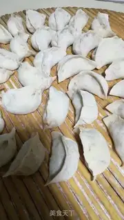 Make Sow dumplings step 1