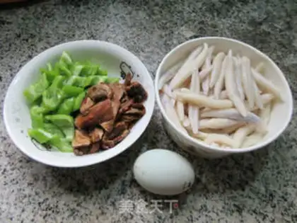 Make Duck egg ox hep pepper pasta step 0