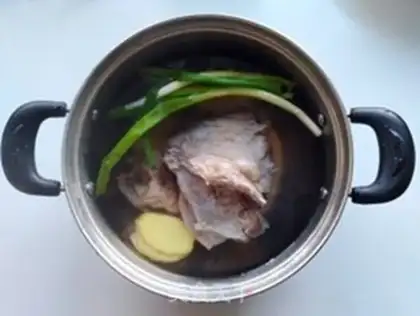 Make Homemade beef noodles step 1