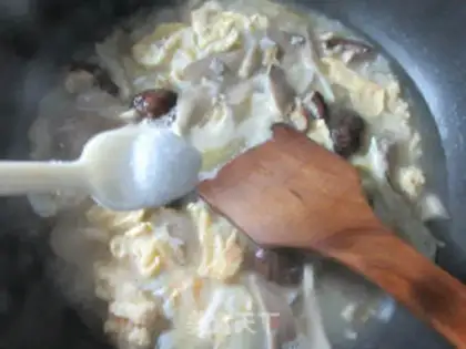 Make Squeeze a duck egg, twig rice step 6