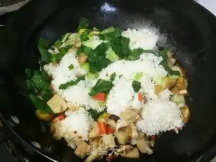 Make Potato-head mushroom fried rice step 6