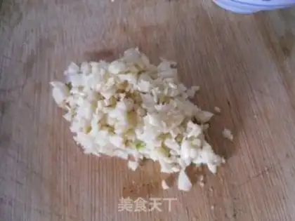 Make Garlic fan sap step 1