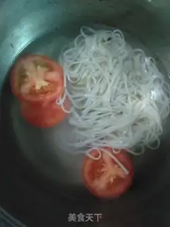 Make Egg and tomato noodles step 4