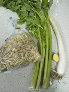 Make Celery sprouts step 0