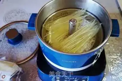 Make Hot soup snail powder step 2