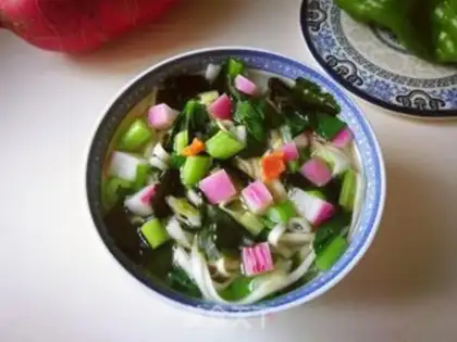 Make The radish radish seaweed soup noodles step 7
