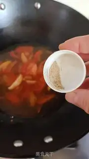 Make Ketchup and egg noodles step 4